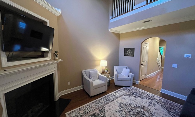 Auburn - Opelika Maison | Spacious 2 BR/2.5 BA Townhome, 3 mi from Campus