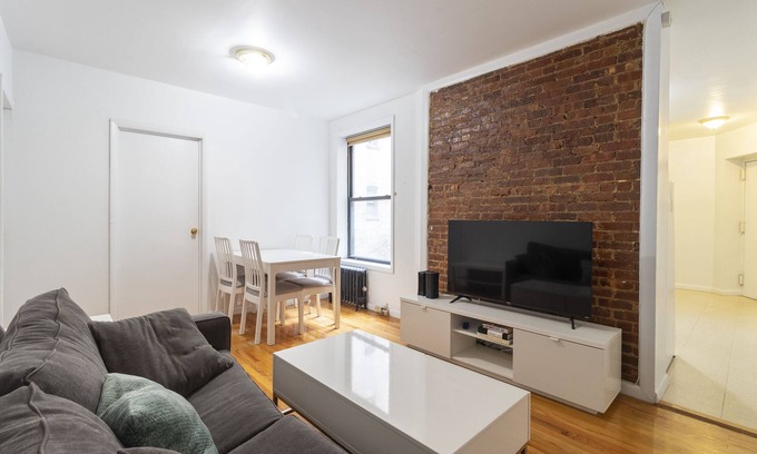 Upper East Side Appartement | Spacious 2 BR on Upper East Side