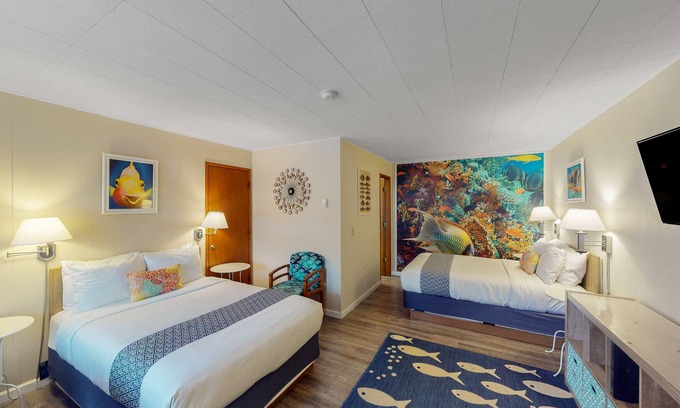 Bandon Maison | Spacious 2-room combo close to Bandon with cable, WiFi, mini-fridge - dogs OK