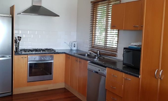 Wynnum Maison | Spacious 2-Storey Home By The Bay: Sleeps 12