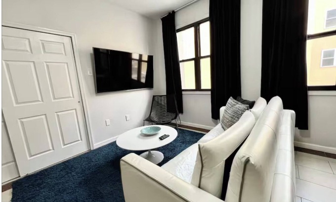 Chinatown Appartement | Spacious 2bd next to Reading Terminal and more!