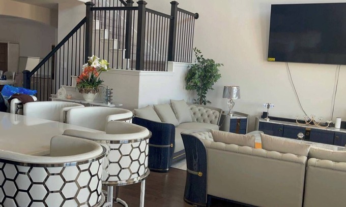 Sunnyvale Maison | Spacious 4BR w/ Fireplace - Sleeps 8 - Bbq - Lake