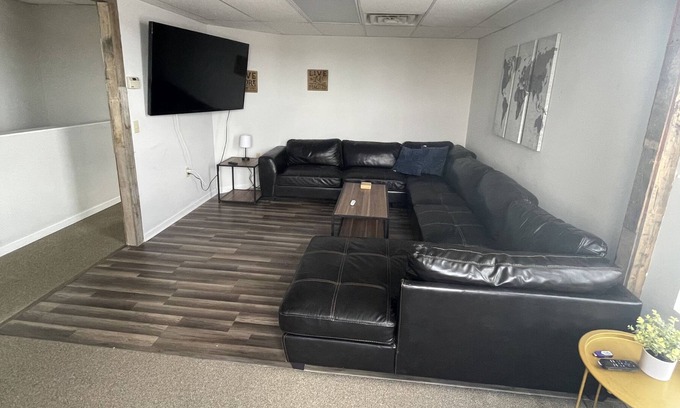 Huntington Maison | Spacious 2BR-1 Block from downtown