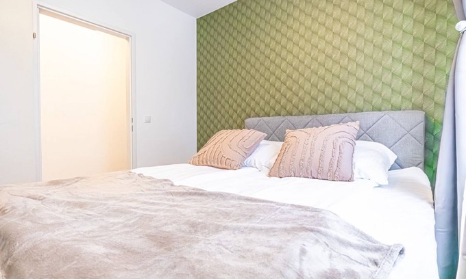 Vienna Appartement | Spacious 2BR and 1LR Apartment, Around Donaustadt
