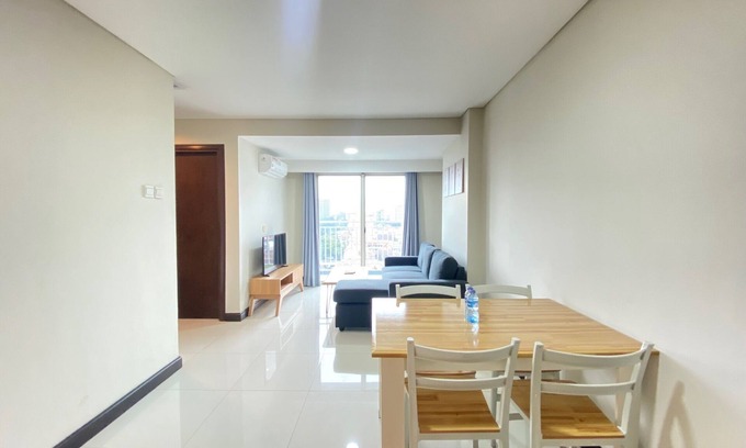 Babakan Ciamis Appartement | Spacious 2Br Apartment At El Royale Near Bip