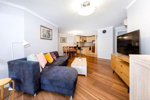 City East Appartement | Spacious 2BR Apartment in the Heart of the City - Hosted by Canstay