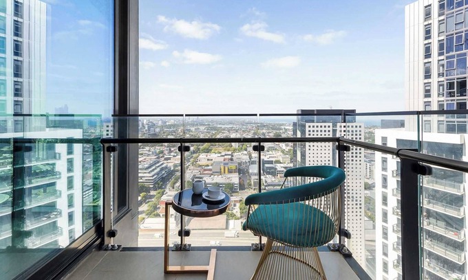 Southbank Appartement | Spacious 2BR City Apt, Panoramic Views & Parking