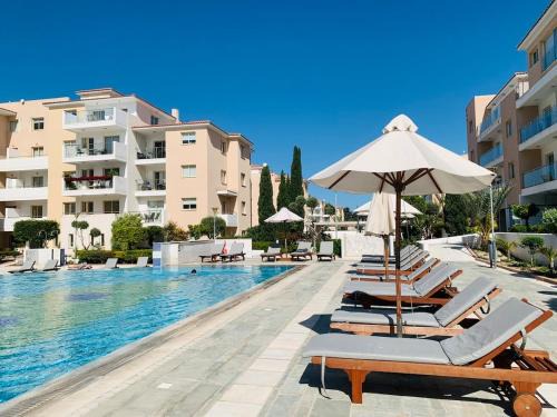 Universal Appartement | Spacious 2BR Elysia Park Apartment, Pool, Gym, Large Balcony, Center