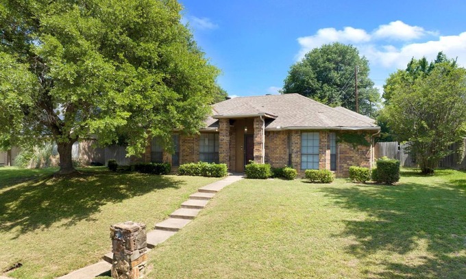 Buckner Terrace - Everglade Park Maison | Spacious 2BR home near Downtown Dallas