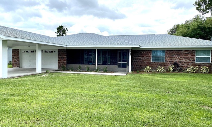 Crooked Lake Park Maison | Spacious 3/2 on large canal to beautiful Crooked Lake, great for seasonal rental