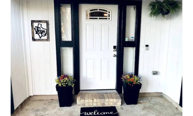 Live Oak Maison | Spacious 3 BDRM for 9 - SA & NB