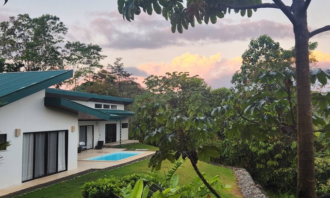 Baru Maison | Spacious 3 bed, 3 bath home with breathtaking Mountain and Valley views.