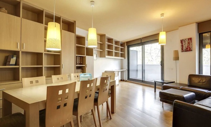 Diagonal Mar i el Front Maritim del Poblenou Appartement | Spacious 3-bed apartment with balcony and pool access