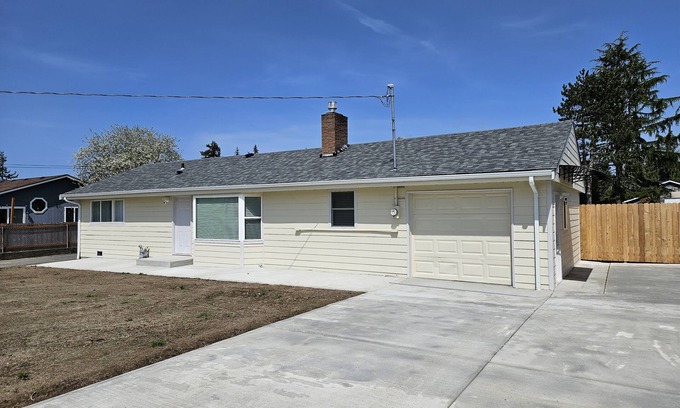 Des Moines Maison | Spacious 3 Bed Home Near Beach