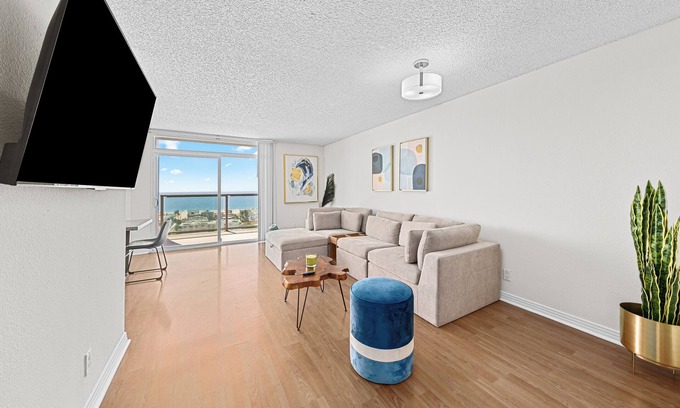 Marina Peninsula Appartement | Spacious 3-bedroom apartment with AC, fitness room in wonderful Marina del Rey