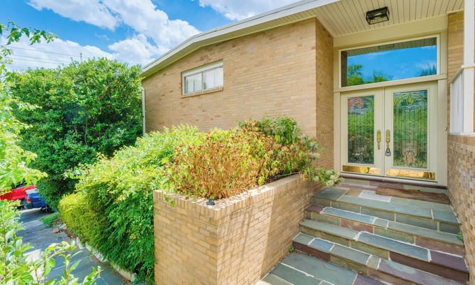 Silver Spring Maison | Spacious 3-bedroom Main Level -Less than half mile from Downtown Silver Spring