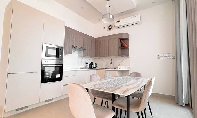 As Sifah Maison | Spacious 3-bedroom apartment in charming As Sifah with WiFi, AC