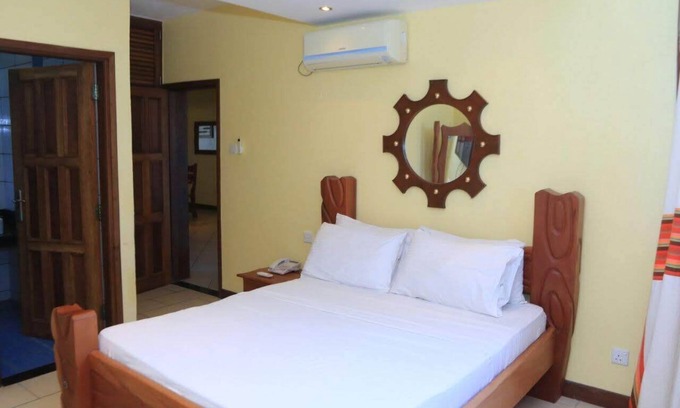 Bamburi Appartement | Spacious 3-bedroom apartment with fitness room, WiFi in enchanting Mombasa