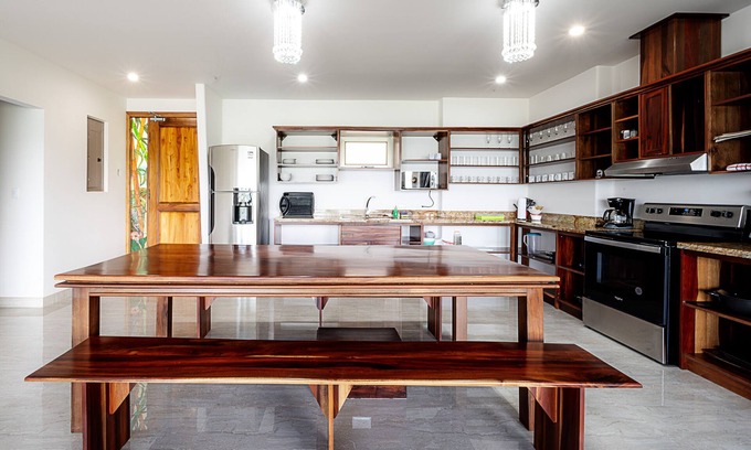 Tilaran Copropriété | Spacious 3-bedroom condo in wonderful Lake Arenal with WiFi, AC, swimming pool.