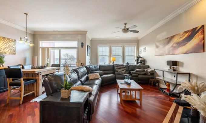 Kenwood Copropriété | Spacious 3-bedroom corporate condo in wonderful North Kenwood in Hyde Park
