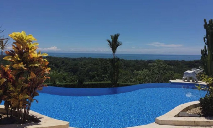 Los Angeles Chires Maison | Spacious 3-bedroom house with Ocean View-Large Pool-Gated Development-WiFi-AC
