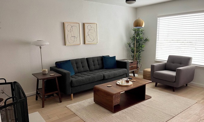 Riverside Maison | Spacious 3-bedroom house in central Austin for mid-term rental