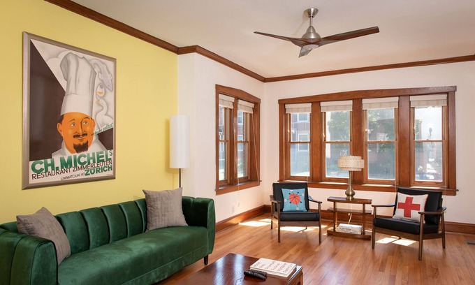 North Center Appartement | Spacious 3 bedroom in ideal Roscoe village location
