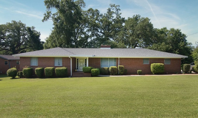 Tallahassee Maison | Spacious 3 bedroom home with patio - near FAMU and FSU.