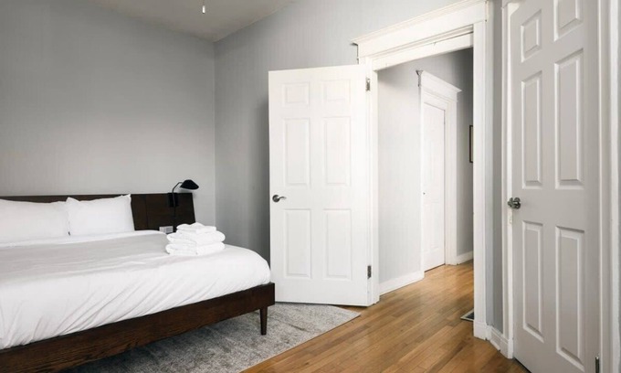 Central West End Appartement | Spacious 3 BR Apt In CWE