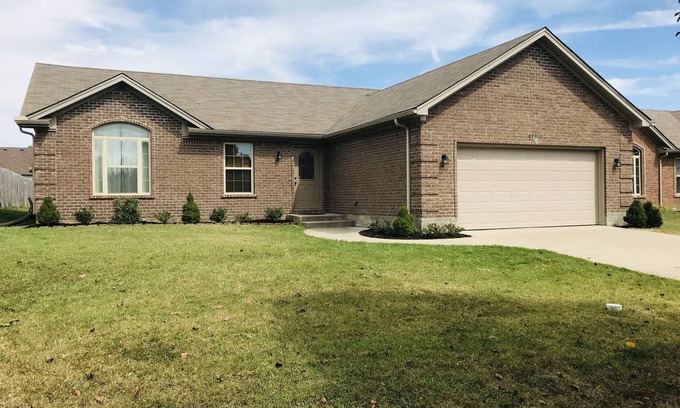 Speed Maison | Spacieux 3 BR Ranch House W / Patio Yard dans une banlieue calme
