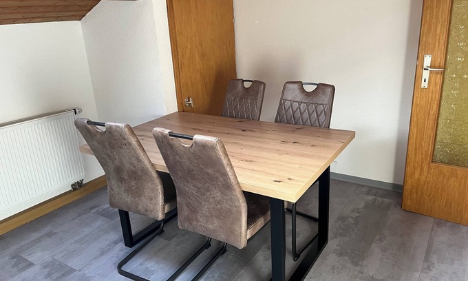 Heuchelheim Appartement | Spacious 3-room apartment with separate kitchen