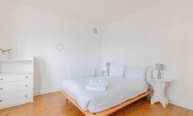Brixton Hill Appartement | Spacious 3BD Flat w Garden, Near Clapham Common
