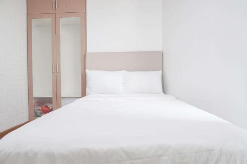 Chinatown Appartement | Spacious 3BR at Green Central City Glodok Apartment By Travelio