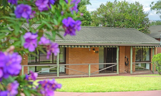 Turramurra Maison | Spacious 3BR Home Quiet Street Great Location