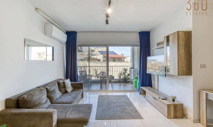 Zabbar Appartement | Spacious 3BR home with Private Terrace & WIFI