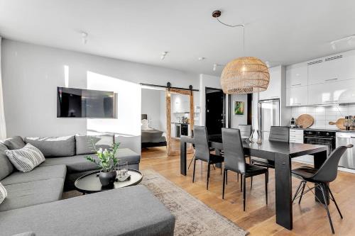 Downtown Appartement | Spacious 3BR Location free park