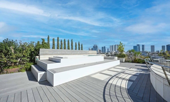 Tel Aviv Appartement | Spacious 3BR Penthouse with Pool by HolyGuest