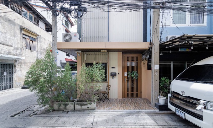 Khlong Ton Sai Maison | Spacious 3BR Townhouse by Icon Siam – Near River & Pier, Family Stay for 6