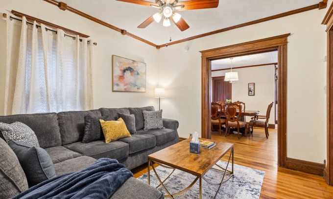 Rochester Maison | Spacious 4 BDRM w/Onsite Parking & A/C!