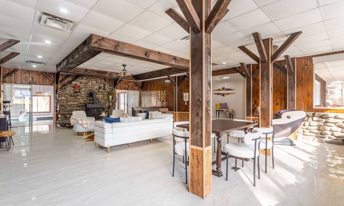 North Branch Maison | Spacious 4 Bdrm w/ Indoor Heated Pool+Sauna+Creek