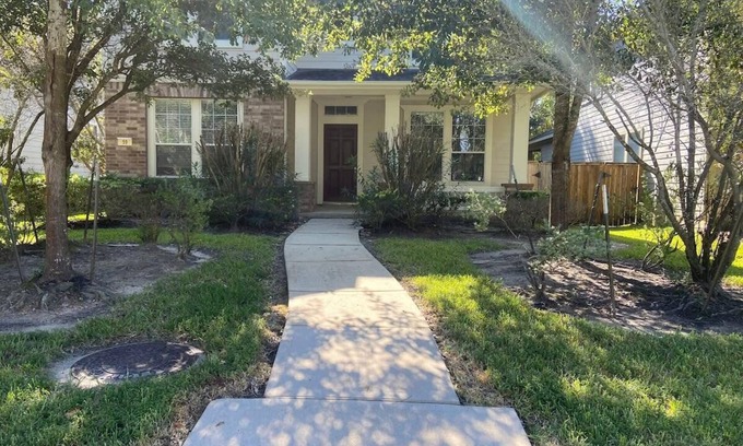 Sterling Ridge Maison | Spacious 4 bed/2.5 bath House in Spring, Texas