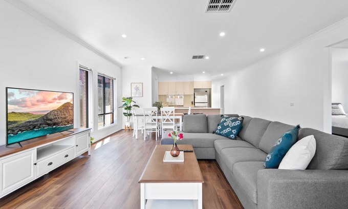 Truganina Maison | Spacious 4-Bed Family Home in Peaceful Spot