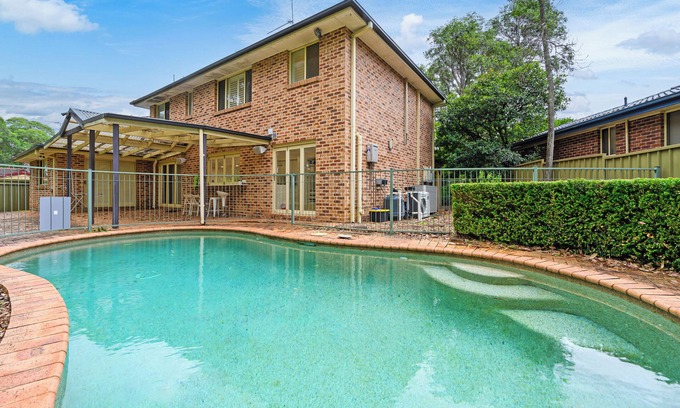 Baulkham Hills Maison | Spacious 4-bedroom house in serene Baulkham Hills with AC