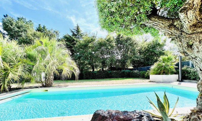 Nort-sur-Erdre Maison | Spacious 4 bedroom Nort sur Erdre house, private heated swimming pool