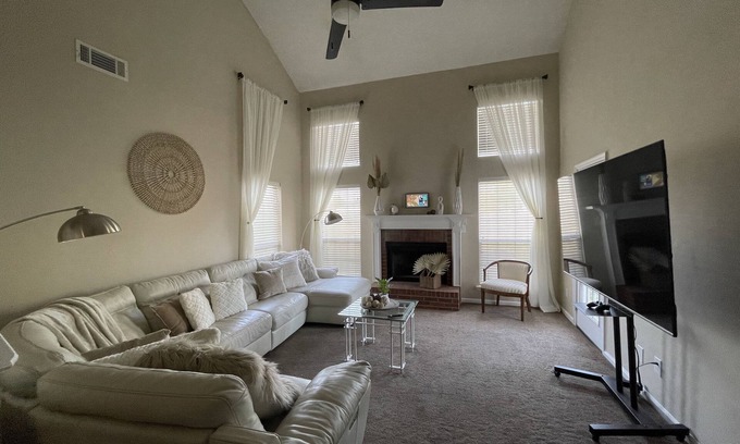 Warner Robins Maison | Spacious 4 Bedroom home that sleeps up to 10 guest