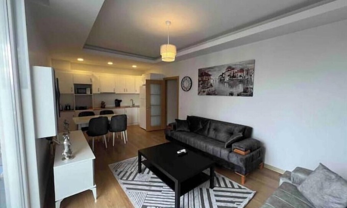 Esenyurt Appartement | Spacious 4-bedroom apartment in charming Istanbul with AC