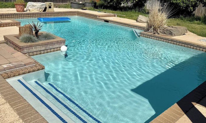 Chico Maison | Spacious 4-bedroom family home with sparkling pool