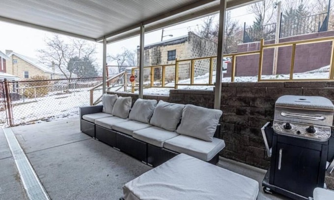 Oakland Maison | Spacious 4-bedroom house in marvelous Pittsburgh with WiFi, AC