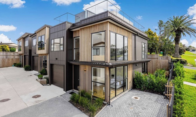 Torbay Maison | Spacious 4-bedroom house in wonderful Auckland with AC