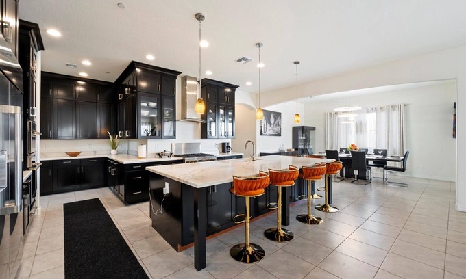 Goodyear Maison | Spacious 4-bedroom house with AC, WiFi in welcoming Goodyear